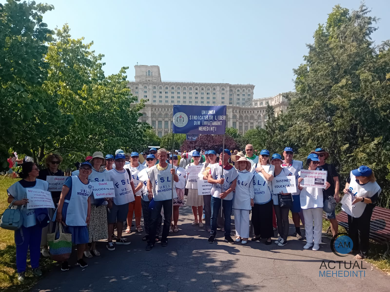 Profesorii din Mehedinți, prezenți la protestul organizat în capitală!